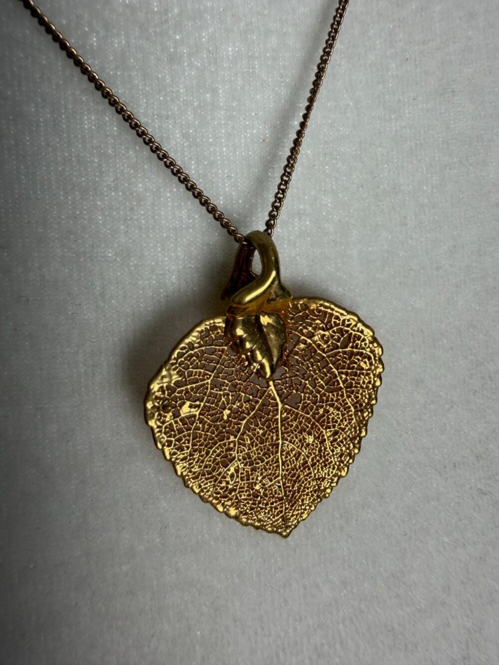 Vintage Gold Dipped Leaf Pendant Necklace - Picture 2 of 4